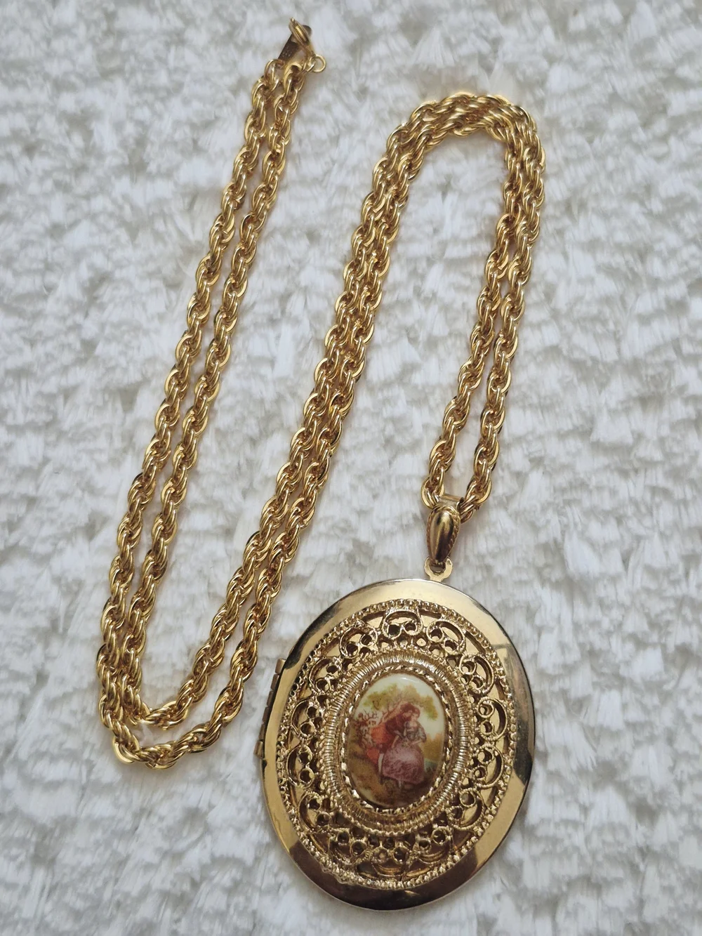 Vintage Gold Tone Oval Filigree Painted Cameo Locket Necklace